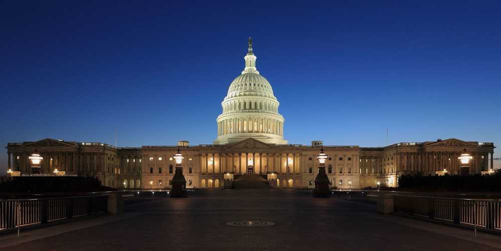 Ley de Telecomunicaciones: El edificio del Capitolio por la noche